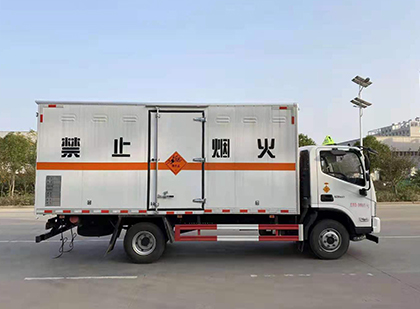 龙山爆破器材运输车